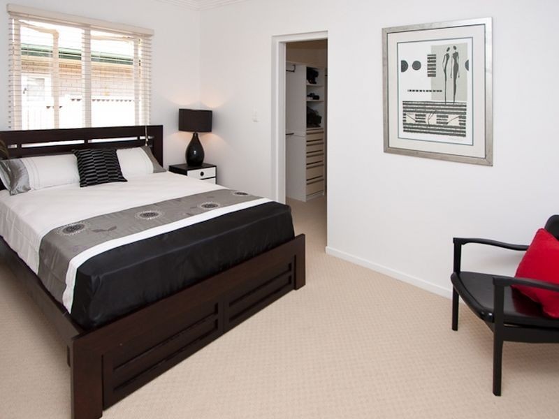 30 Salisbury Street, Indooroopilly QLD 4068