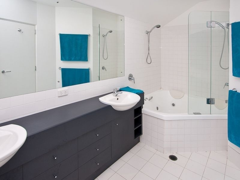 30 Salisbury Street, Indooroopilly QLD 4068