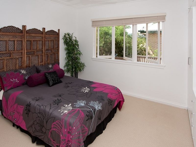 30 Salisbury Street, Indooroopilly QLD 4068