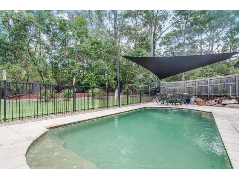 84 Salubris Place, Moggill QLD 4070