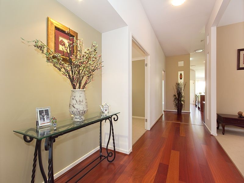 7 Witty Road, Moggill QLD 4070