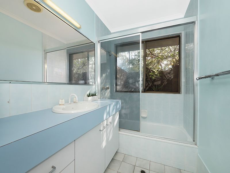 1 Mountain Vista Court, Mount Crosby QLD 4306