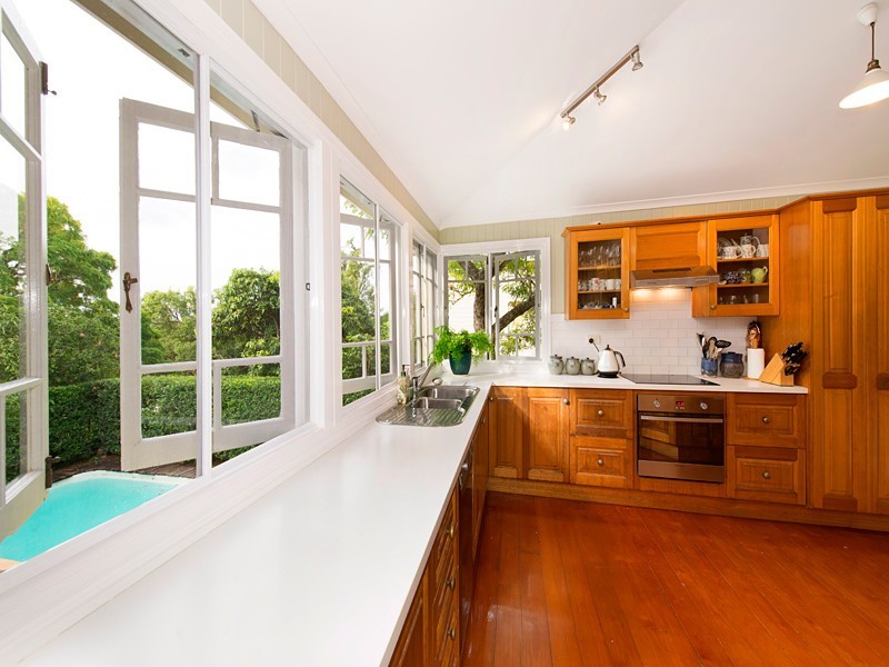 25 Rokeby Terrace, Taringa QLD 4068