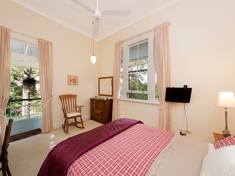 25 Rokeby Terrace, Taringa QLD 4068