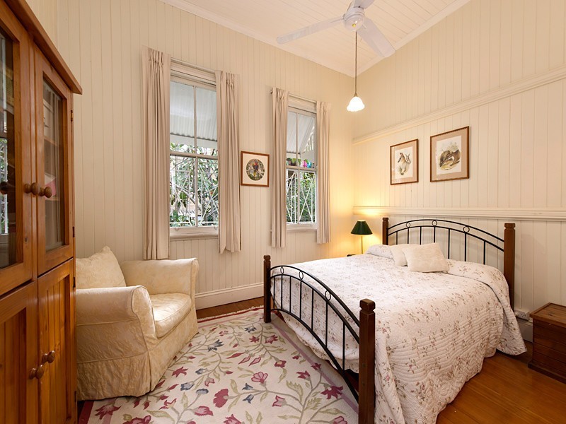 25 Rokeby Terrace, Taringa QLD 4068