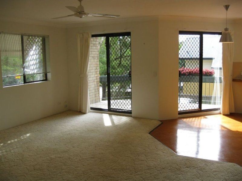 1/128 Central Avenue, Indooroopilly QLD 4068