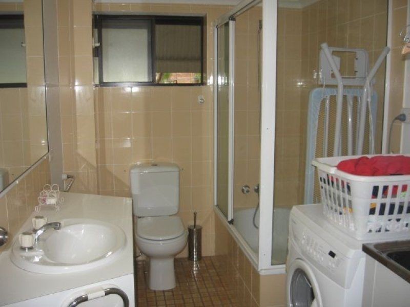 1/128 Central Avenue, Indooroopilly QLD 4068