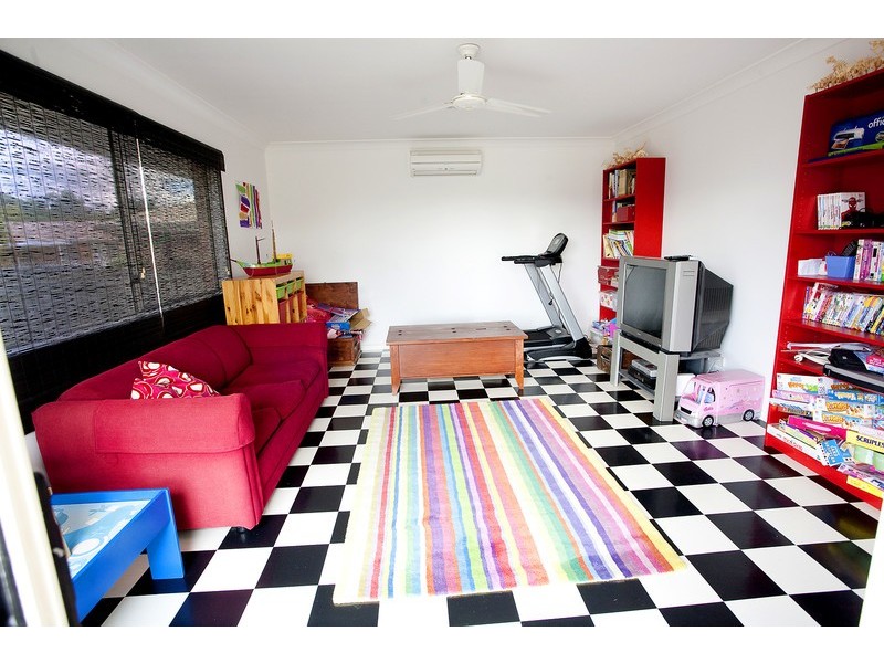 7 Pioneer Crescent, Bellbowrie QLD 4070