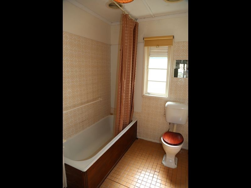 53 Orchard Terrace, St Lucia QLD 4067