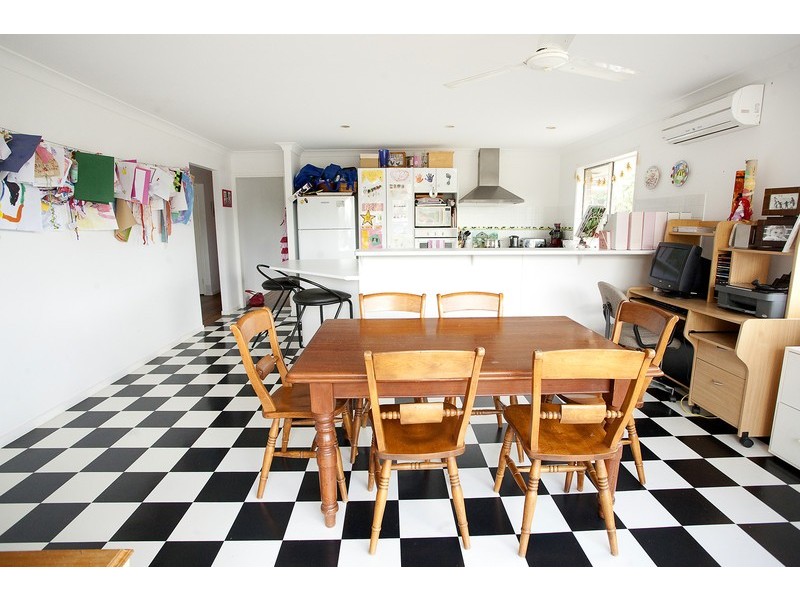 7 Pioneer Crescent, Bellbowrie QLD 4070