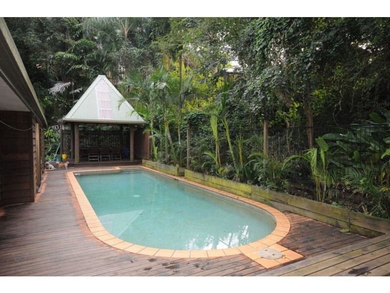 15 Dewrang Street, Chapel Hill QLD 4069