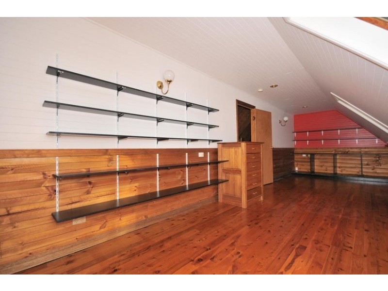 15 Dewrang Street, Chapel Hill QLD 4069