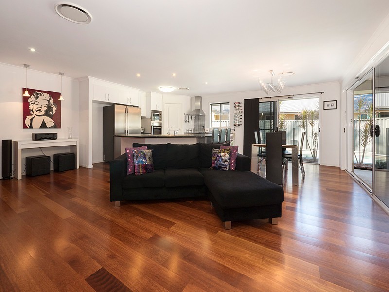 47 Westaway Crescent, Bellbowrie QLD 4070