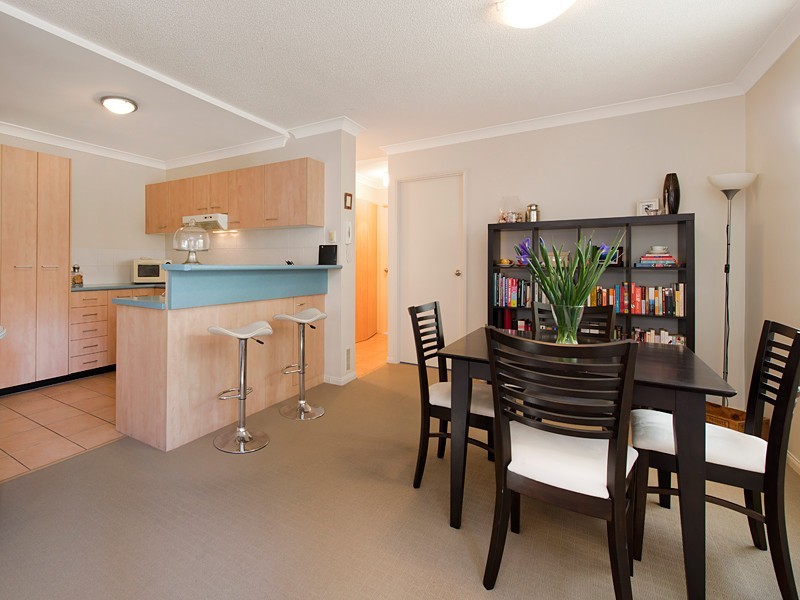 5/66 Depper Street, St Lucia QLD 4067