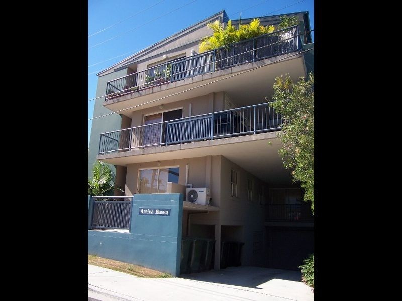 2/9 Railway Avenue, Indooroopilly QLD 4068