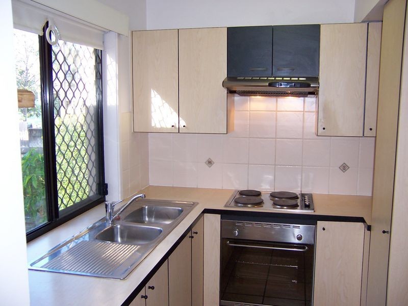 1/12 Grosvenor Road, Indooroopilly QLD 4068