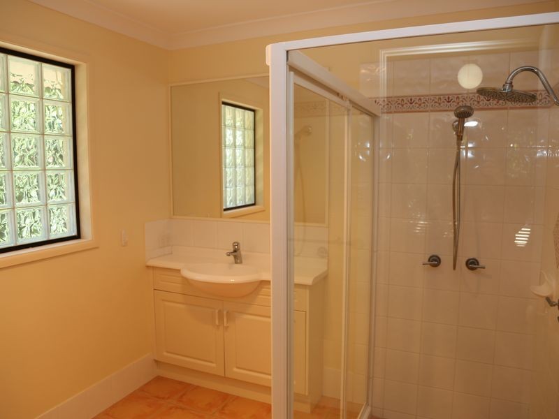 8 Jabiru Place, Bellbowrie QLD 4070
