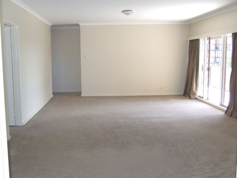 17/136 Macquarie Street, St Lucia QLD 4067