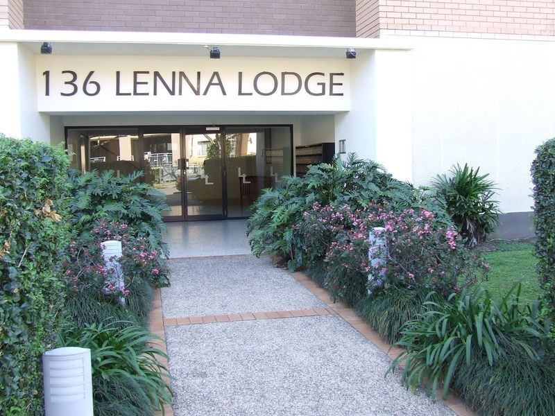 17/136 Macquarie Street, St Lucia QLD 4067