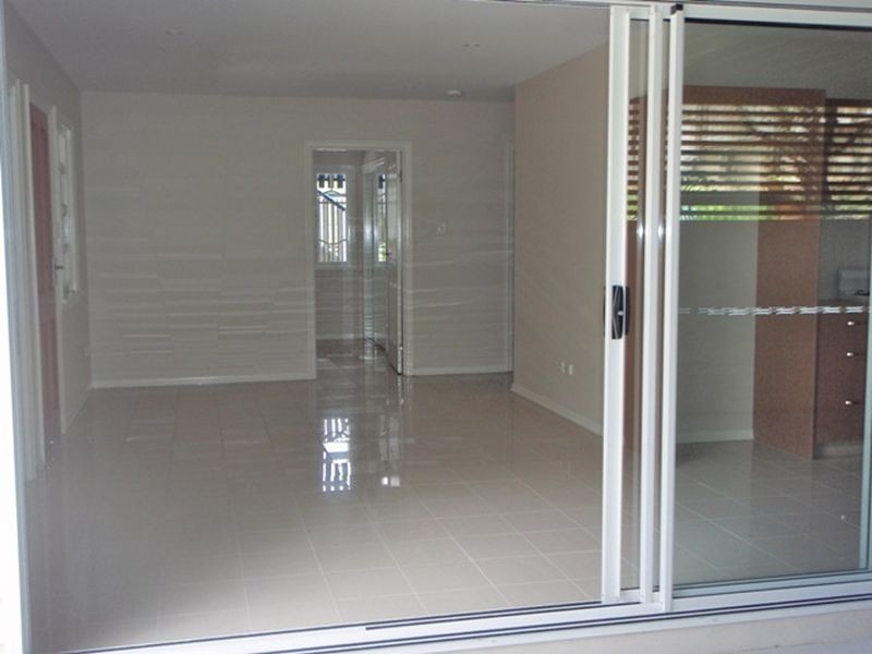 11 Sydney Street, Fairfield QLD 4103