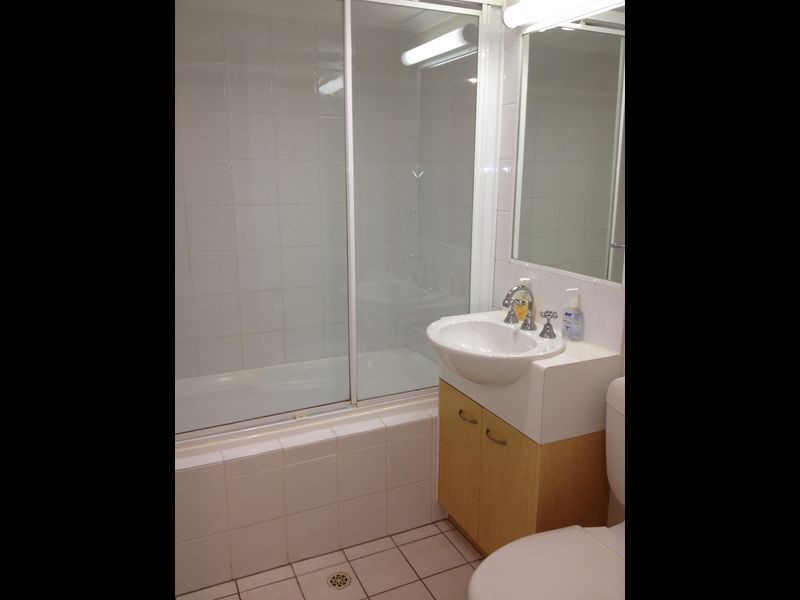 14/182 Carmody Road, St Lucia QLD 4067