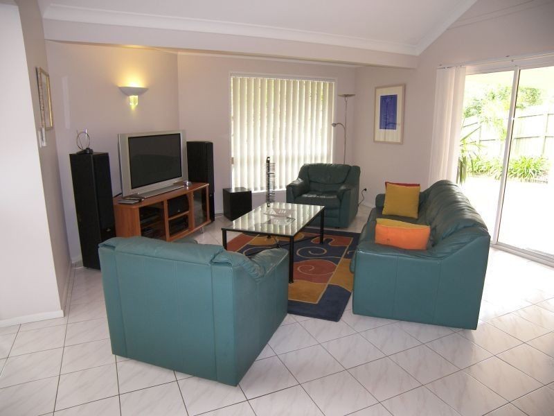 2 Arabilia Close, Chapel Hill QLD 4069