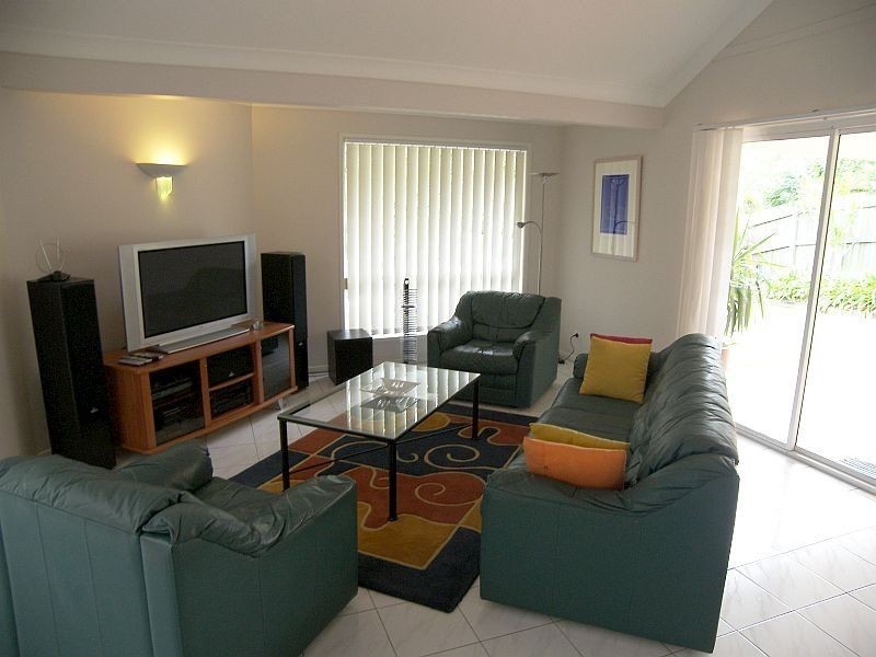 2 Arabilia Close, Chapel Hill QLD 4069