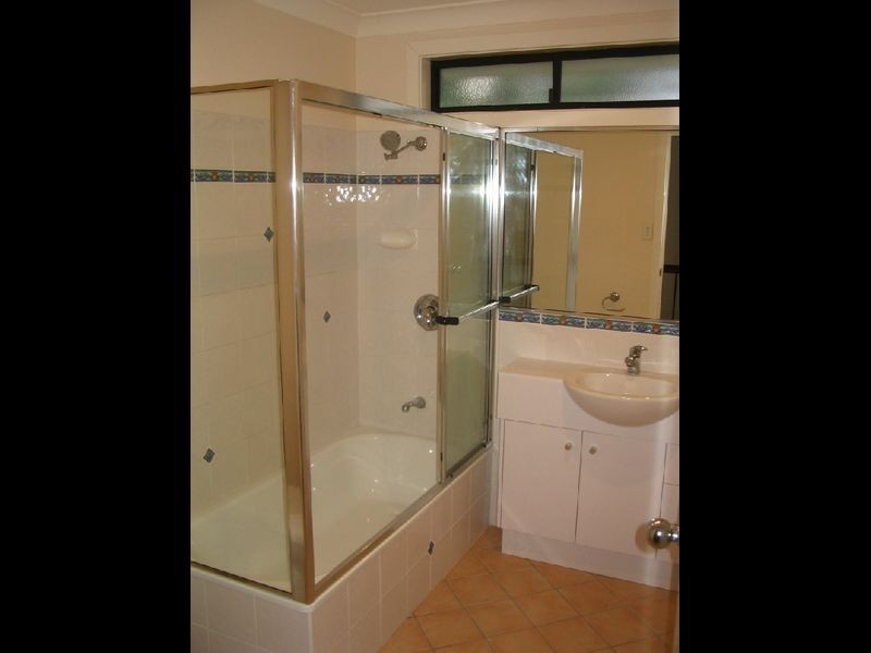 4/62 Waverley Road, Taringa QLD 4068