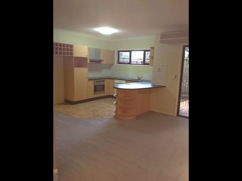 4/122 Central Avenue, Indooroopilly QLD 4068