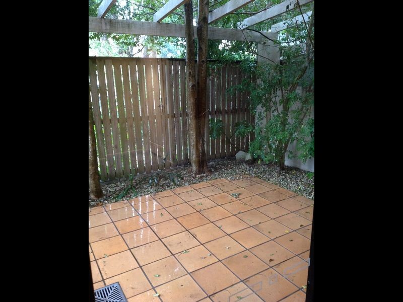 4/122 Central Avenue, Indooroopilly QLD 4068