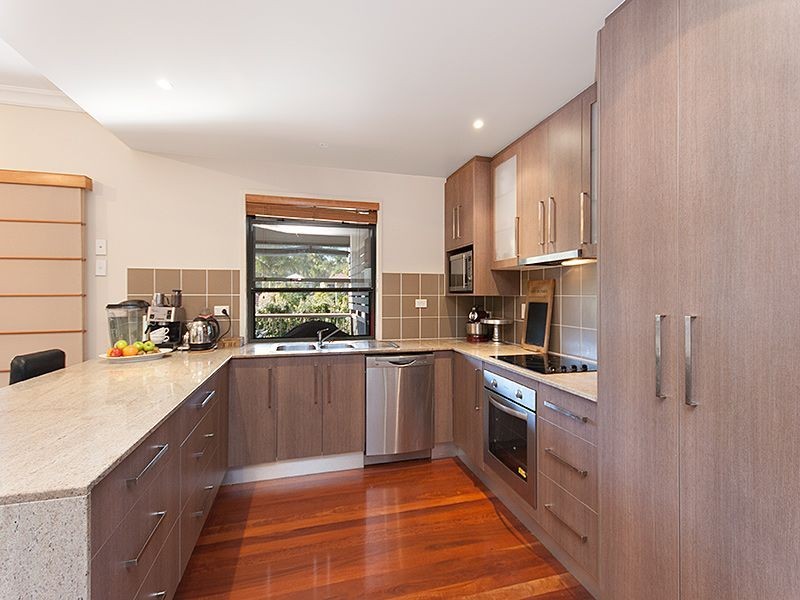 63 Broomfield Street, Taringa QLD 4068