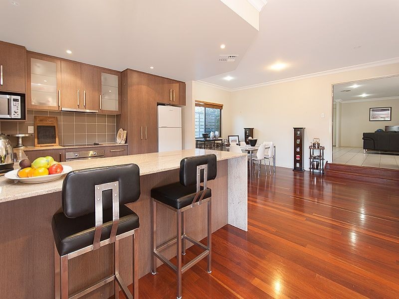 63 Broomfield Street, Taringa QLD 4068