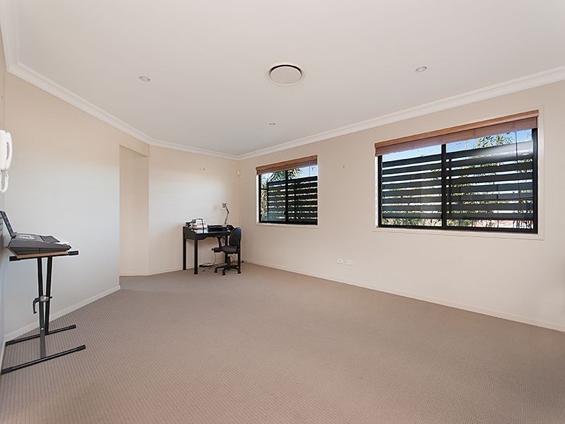 63 Broomfield Street, Taringa QLD 4068