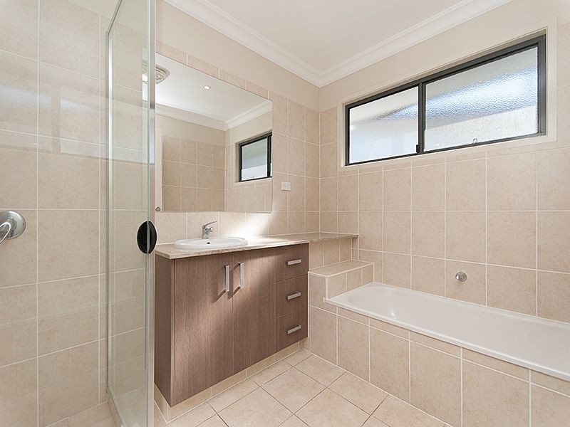 63 Broomfield Street, Taringa QLD 4068