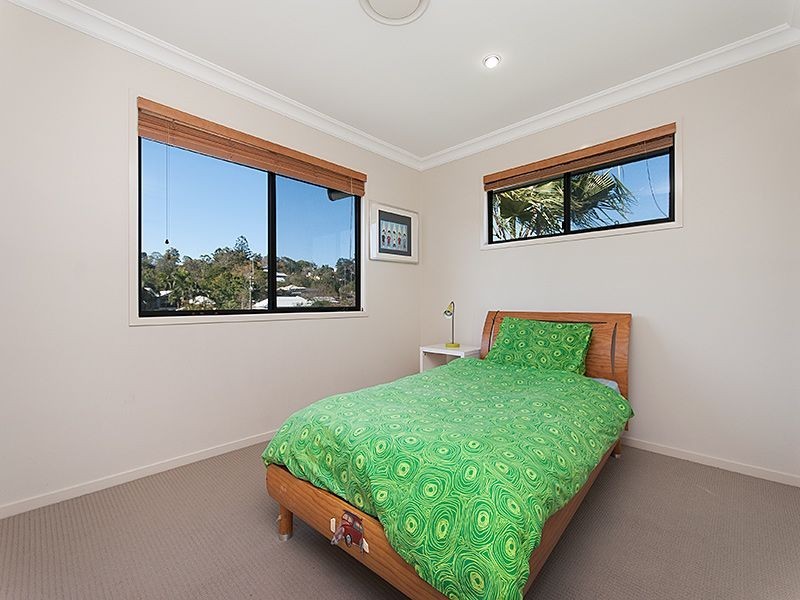 63 Broomfield Street, Taringa QLD 4068