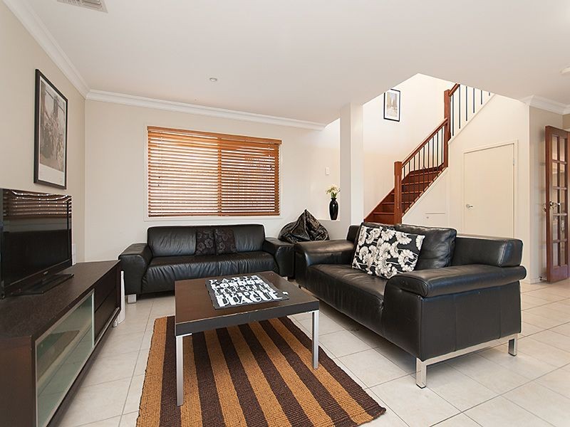 63 Broomfield Street, Taringa QLD 4068