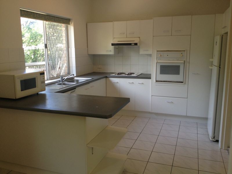 1/116 Sir Fred Schonell Drive, St Lucia QLD 4067