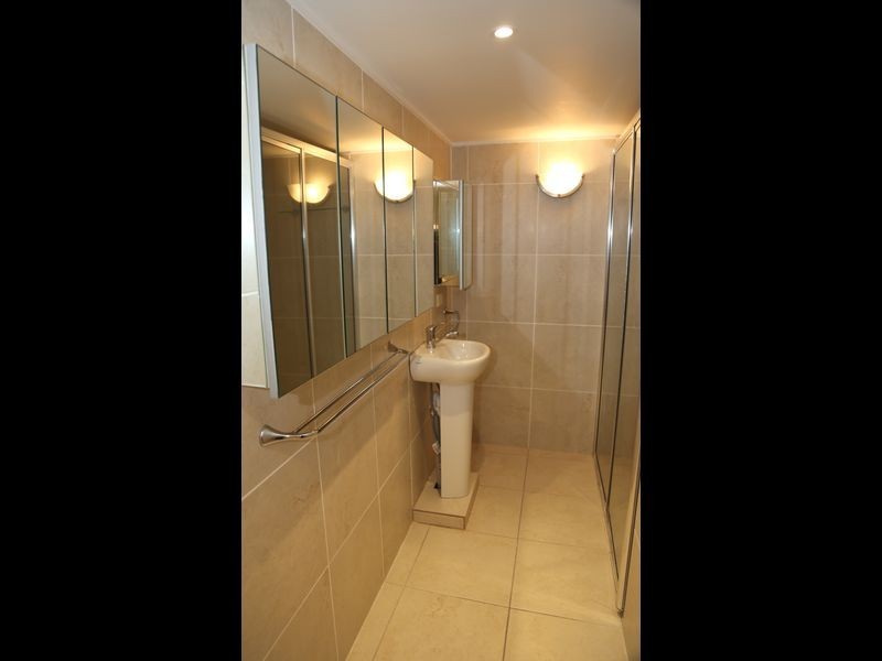 11A/32 Swann Road, Taringa QLD 4068