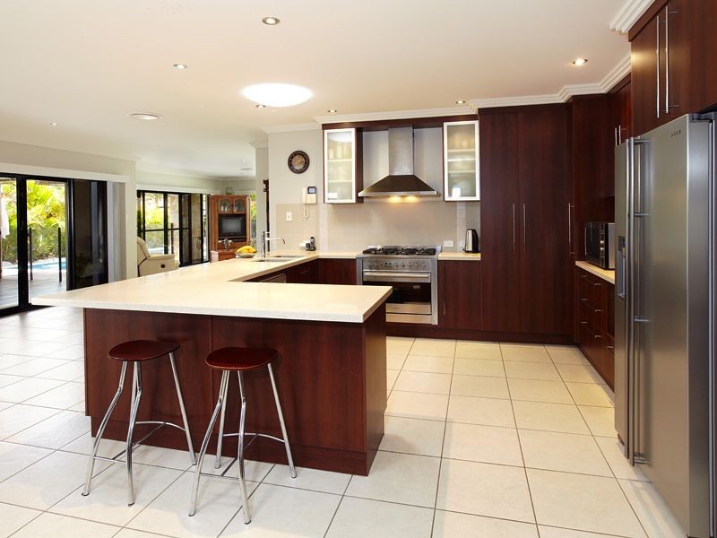 4 Barcoo Crescent, Sinnamon Park QLD 4073