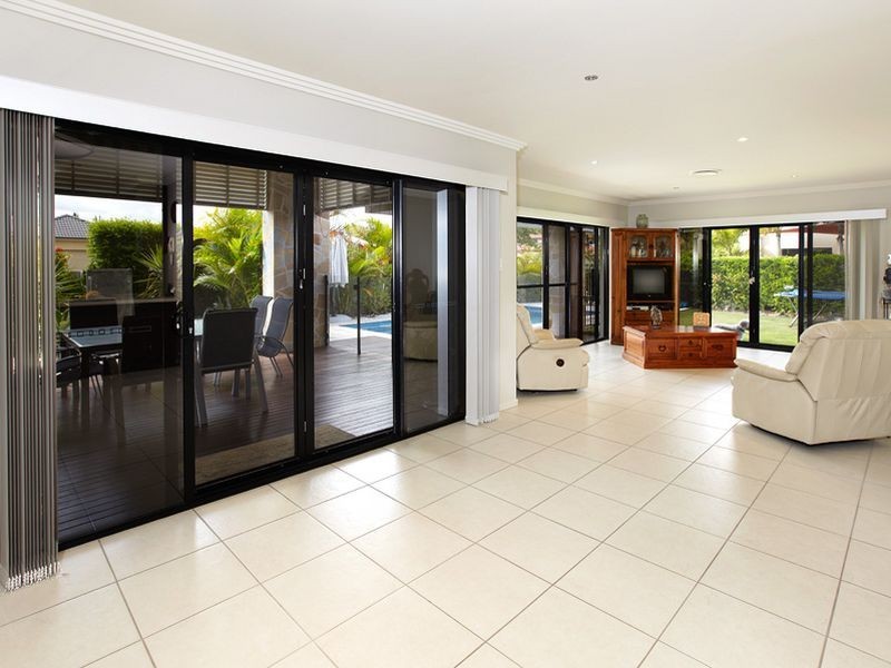 4 Barcoo Crescent, Sinnamon Park QLD 4073