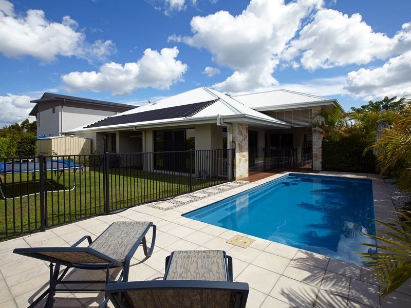 4 Barcoo Crescent, Sinnamon Park QLD 4073
