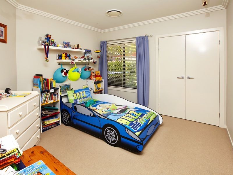 4 Barcoo Crescent, Sinnamon Park QLD 4073