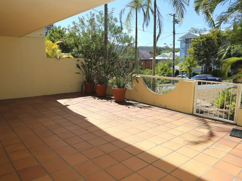 2/42 Waverley Road, Taringa QLD 4068