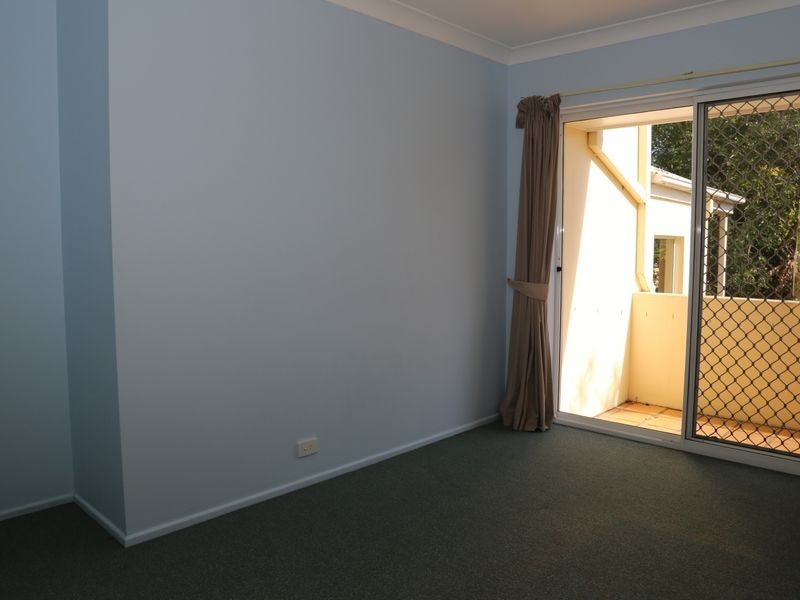 2/42 Waverley Road, Taringa QLD 4068