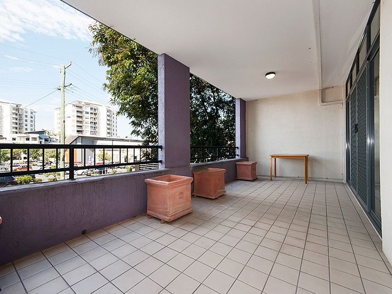 1/7 Landsborough Terrace, Toowong QLD 4066