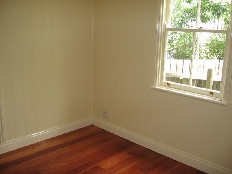 16 Greenlaw Street, Indooroopilly QLD 4068