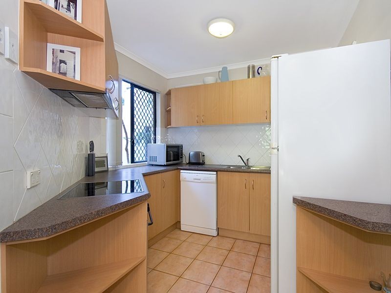 2/30 Vincent Street, Indooroopilly QLD 4068