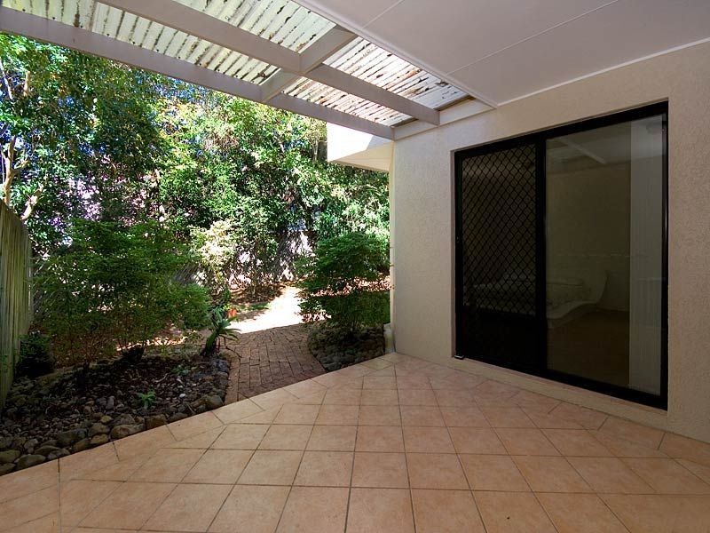 2/30 Vincent Street, Indooroopilly QLD 4068