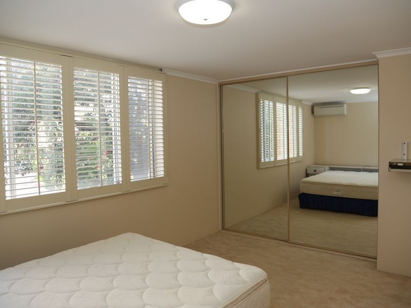 1/108 Macquarie Street, St Lucia QLD 4067