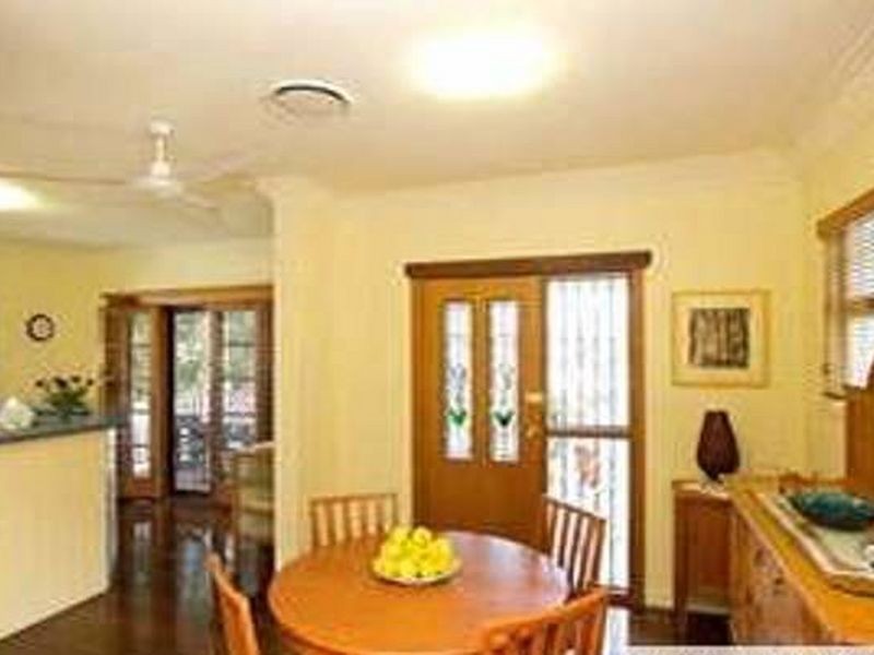 22 Greenlaw Street, Indooroopilly QLD 4068